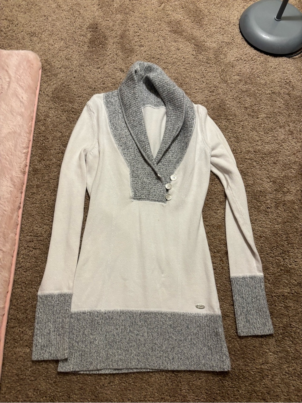 Women’s Shawl Collar Two-Tone Sweater - Light Cream and Gray